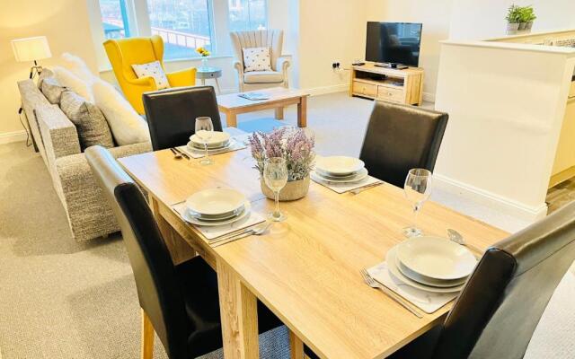 Ilkley Apartment with Parking