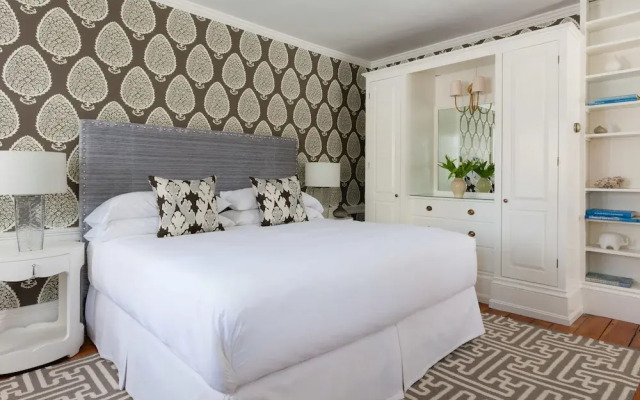 Captain Fairfield Inn