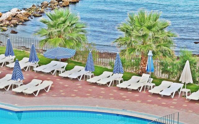 Xenos Kamara Beach
