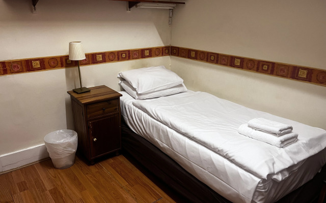 Dolphin Hotel