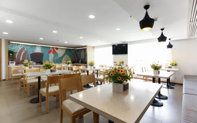 Hanting Hotel Guiyang Huaguoyuan Twin Towers