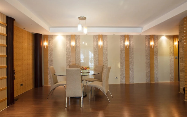 2b-short-term Rental Allowed-2brs Downtown Bangkok