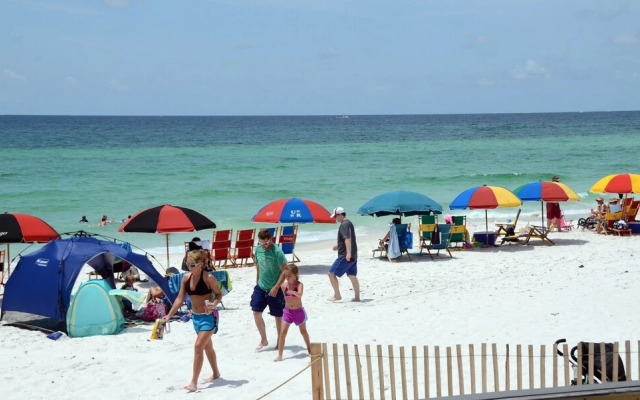 Shoreline 3084 Condo by RedAwning