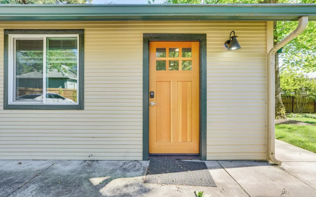 Welcoming Grants Pass Retreat - Walk to Park!