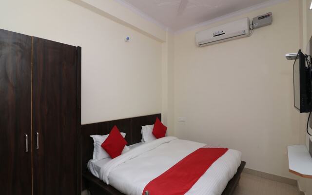 OYO 14825 Hotel Siddheshwar