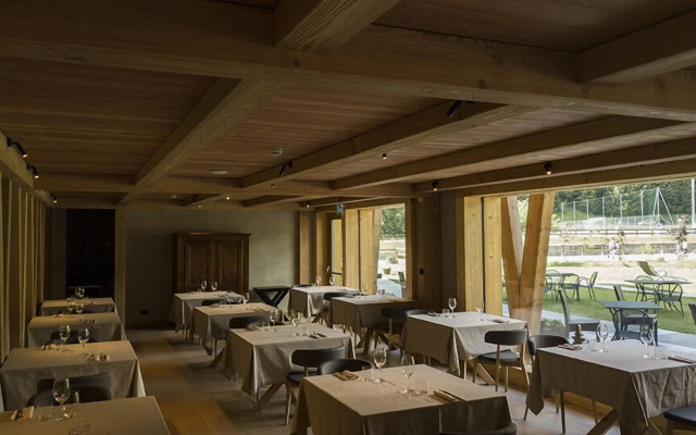 Charmant Petit Hotel