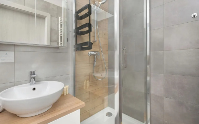 Lema Apartment Gdańsk by Renters