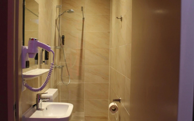 Aston City Hotel