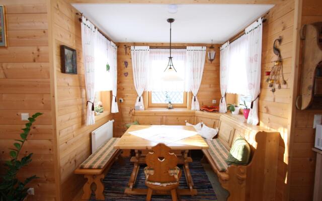 Charming Chalet in Hohentauern near Ski Lift
