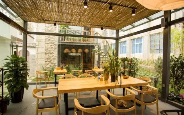 Manyue Wangjiayuan Hostel