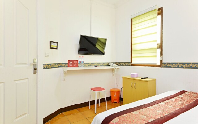 ZEN Rooms Basic Surya Sumantri Pasteur