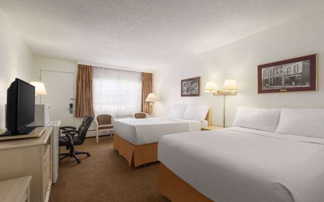 Travelodge by Wyndham Calgary South