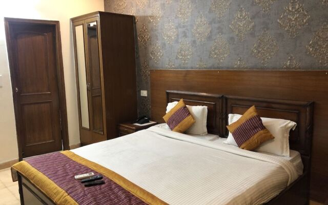 OYO Rooms Near Huda City Centre