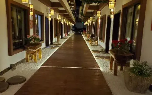 Lake View Hotel