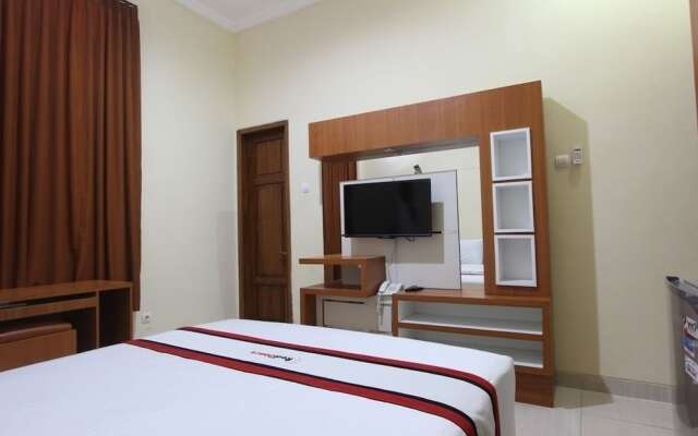 RedDoorz @ Jakal Bawah
