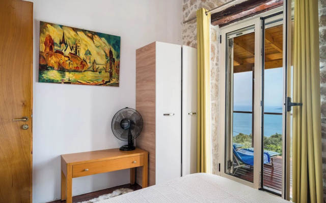 Art House with Seaview by Konnect, Spartylas