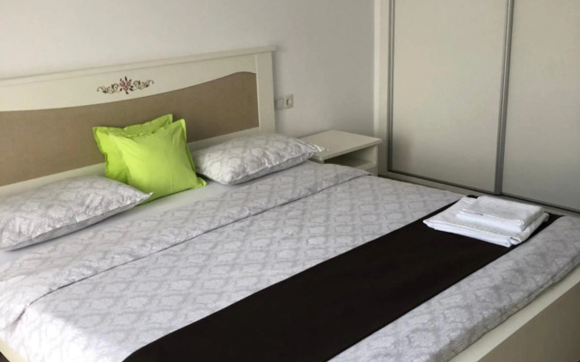 Holiday Luxury Villa with private Garden