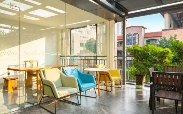 Ibis Hotel (Chengdu Kuanzhai Alley West Branch)