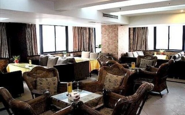 Zilongge Business Hotel