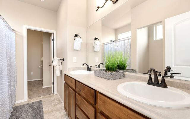 Family-friendly Ranch Style Home near Boyd Lake!