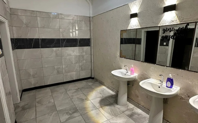Nigrum Otel