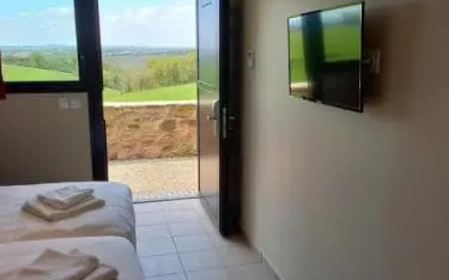 Logis Hôtel Et Restaurant La Croix De Mille