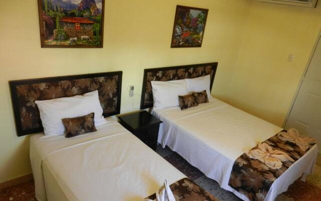 Hotel & Suites San José