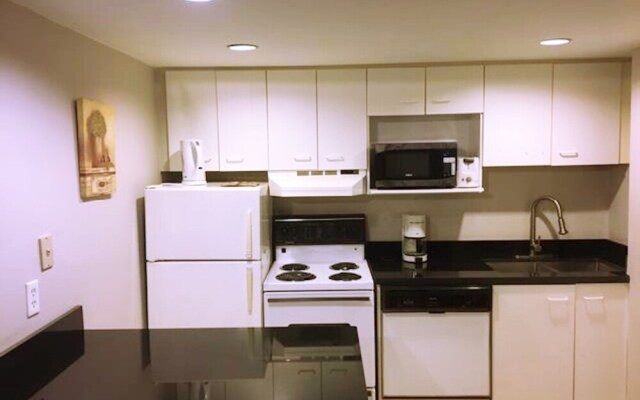 Classy Mountainside Studio - 403