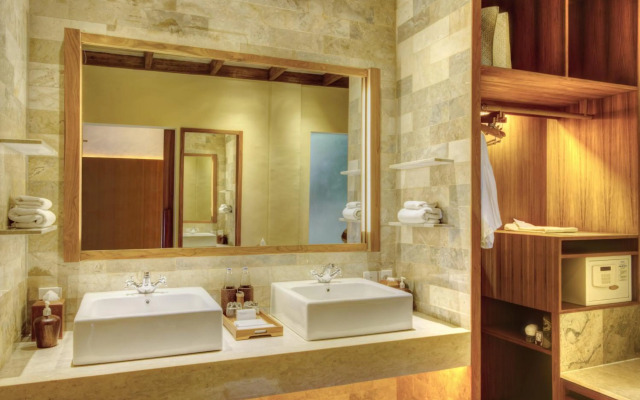 Komaneka at Monkey Forest