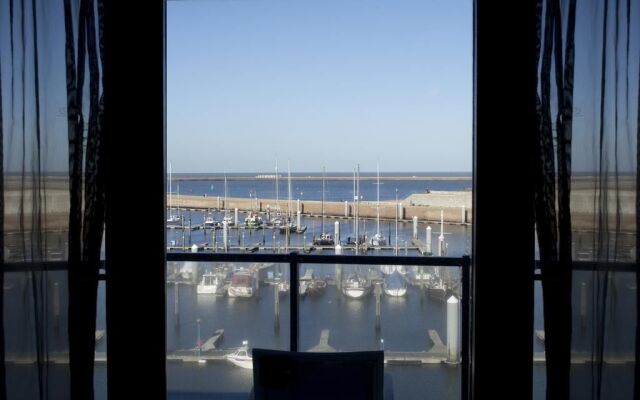 Leonardo Hotel IJmuiden Seaport Beach