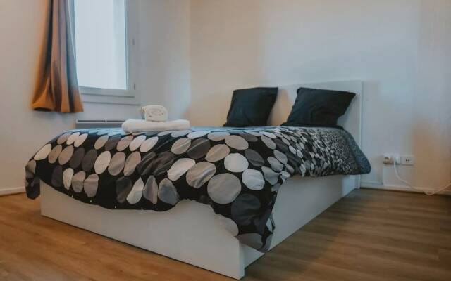 La Marquise Charles de Fittes