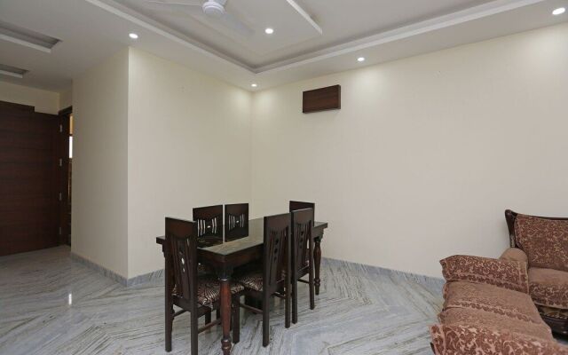 OYO 22094 Hi Star Rooms