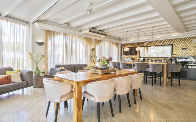 Van Der Valk Hotel Barcarola