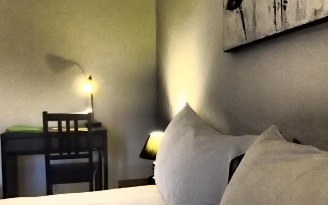 Hotel restaurant La Croix Verte – Guest Rooms – Vich