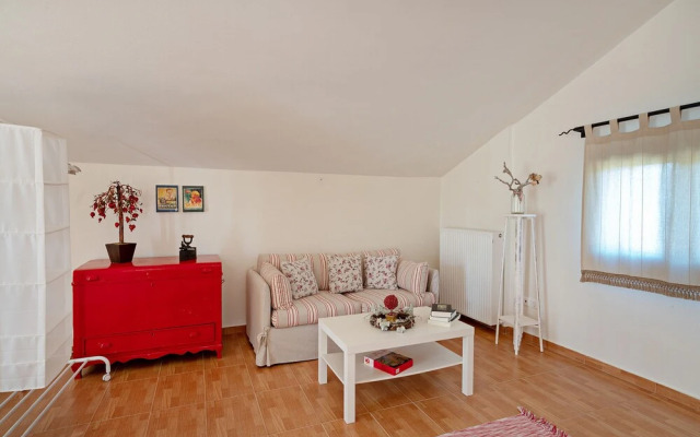 Nostos Villa - 50 m2 pool 2 km from the Beach