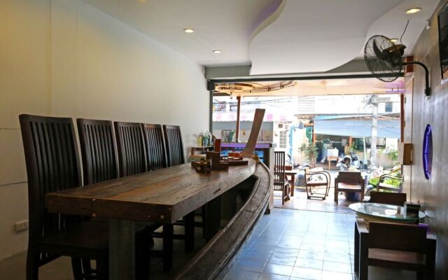 Baan Kamala Hostel and Guesthouse