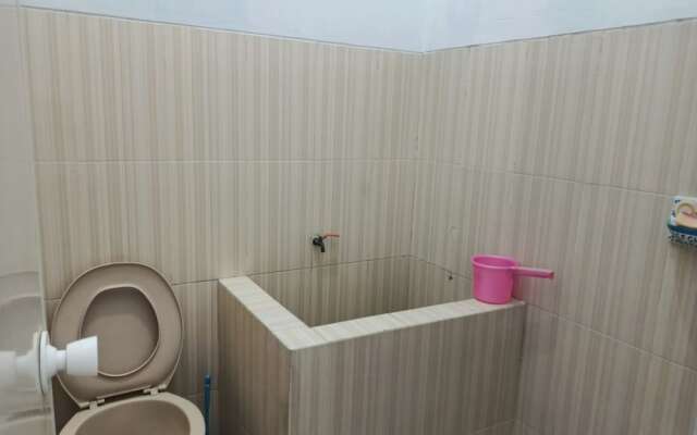 Hotel O Lili Kost SyariahNearKetapang Royal City