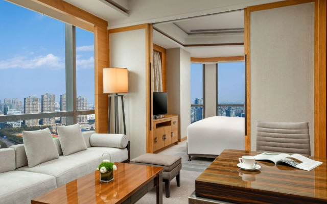 Pullman Haining