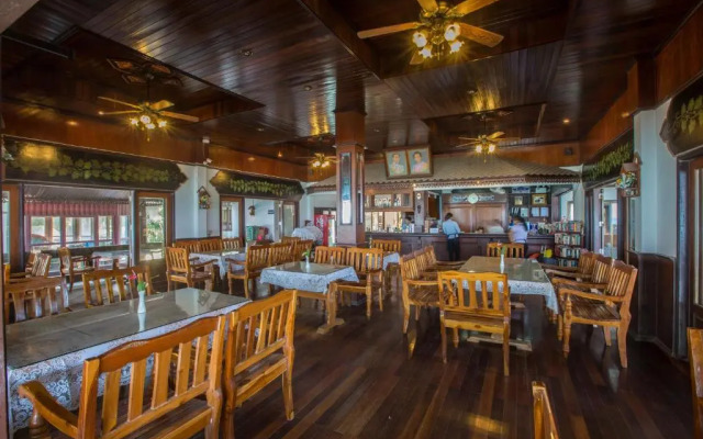 Long Beach Lodge