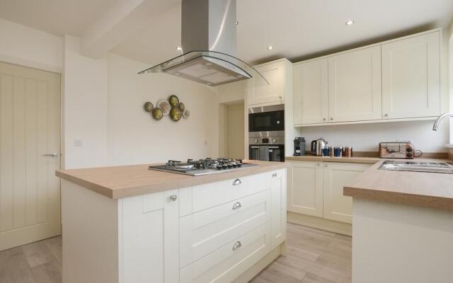 Wollaton House - Fabulous 5 bed house Nottingham