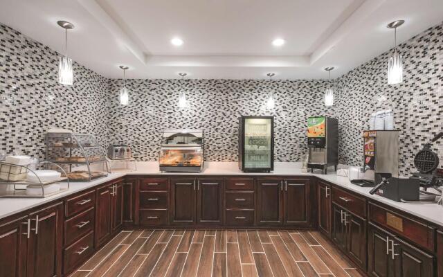 La Quinta Inn & Suites by Wyndham Norwich-Plainfield-Casino