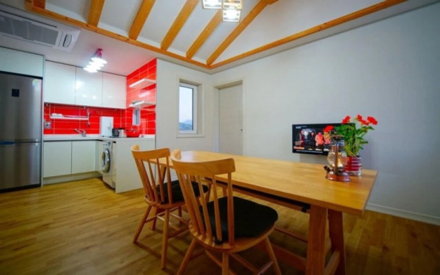 Jeonju Hosumaeul Dusilleene Pension