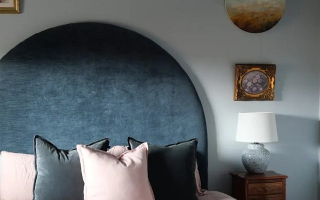 The Rabbit Hole Inn at Harvest Home