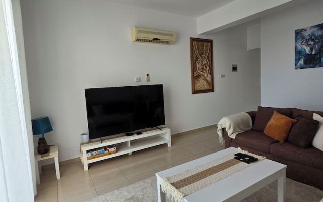 2 Bed Townhouse in Peyia Paradise