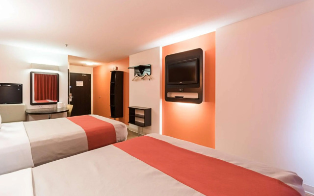 Motel 6 Moosomin, SK