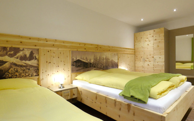 Top holiday apartment in Fügen with ski room and terrace