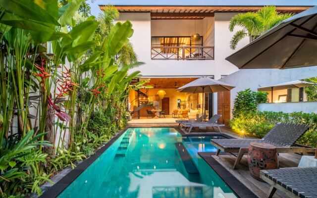 Luxury Private Loft, 2 BR, Canggu With Staff