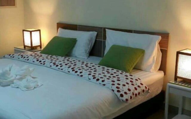 AA Villa Garden Airport