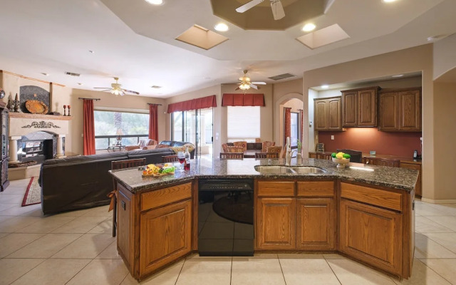 Valley View Villa - Private Pool - Hidden Bedroom