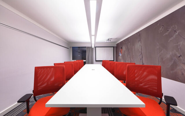 Holiday Inn Brussels Airport by IHG